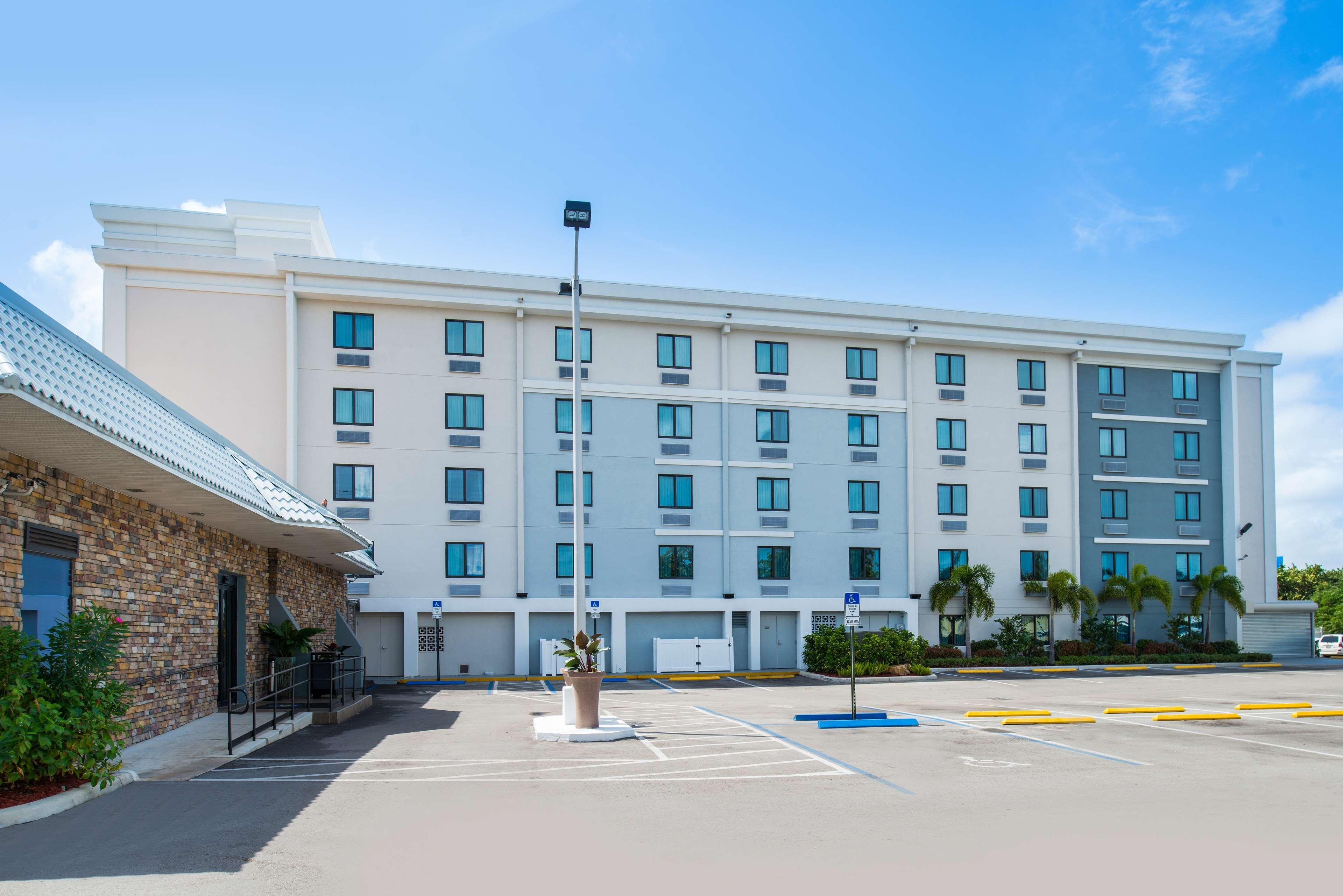 Best Western Plus Hollywood/Aventura Exterior photo