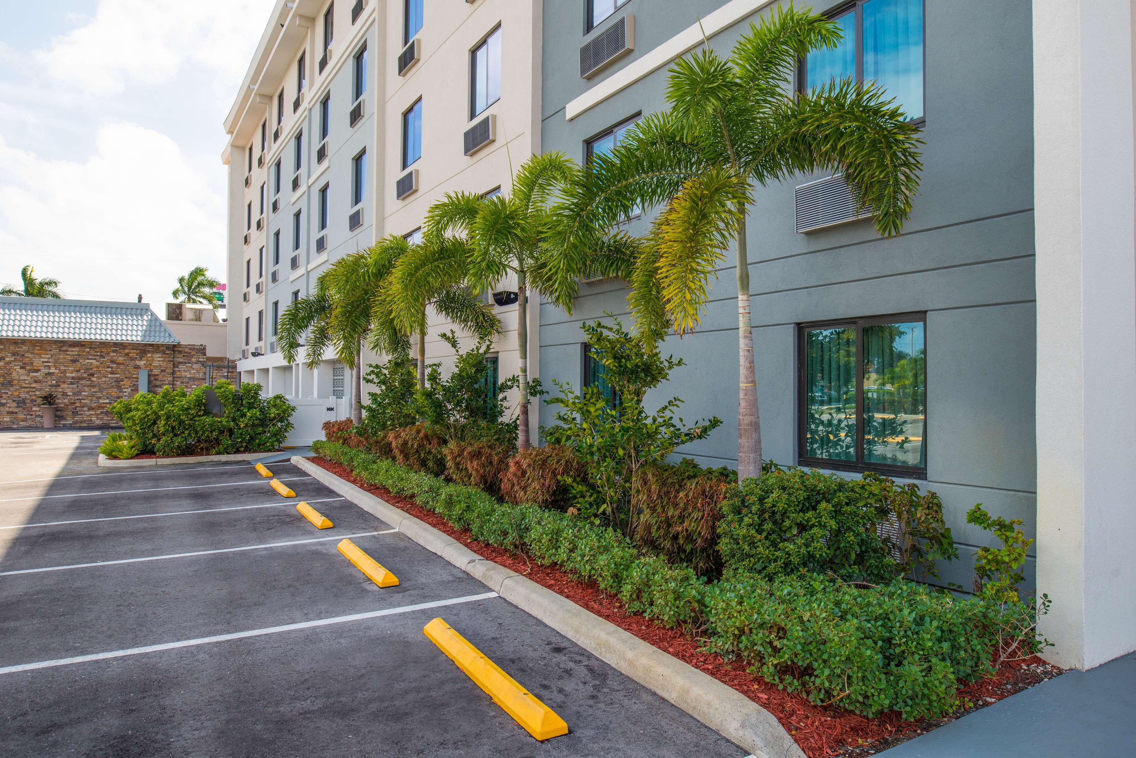Best Western Plus Hollywood/Aventura Exterior photo